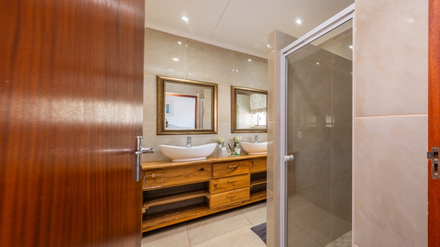 4 Bedroom Property for Sale in Agulhas Western Cape